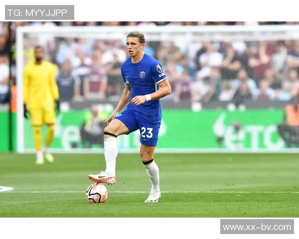 切尔西官方海报热身维拉之战加纳乔独自亮相引关注 切尔西官方海报热身维拉之战加纳乔独自亮相引关注